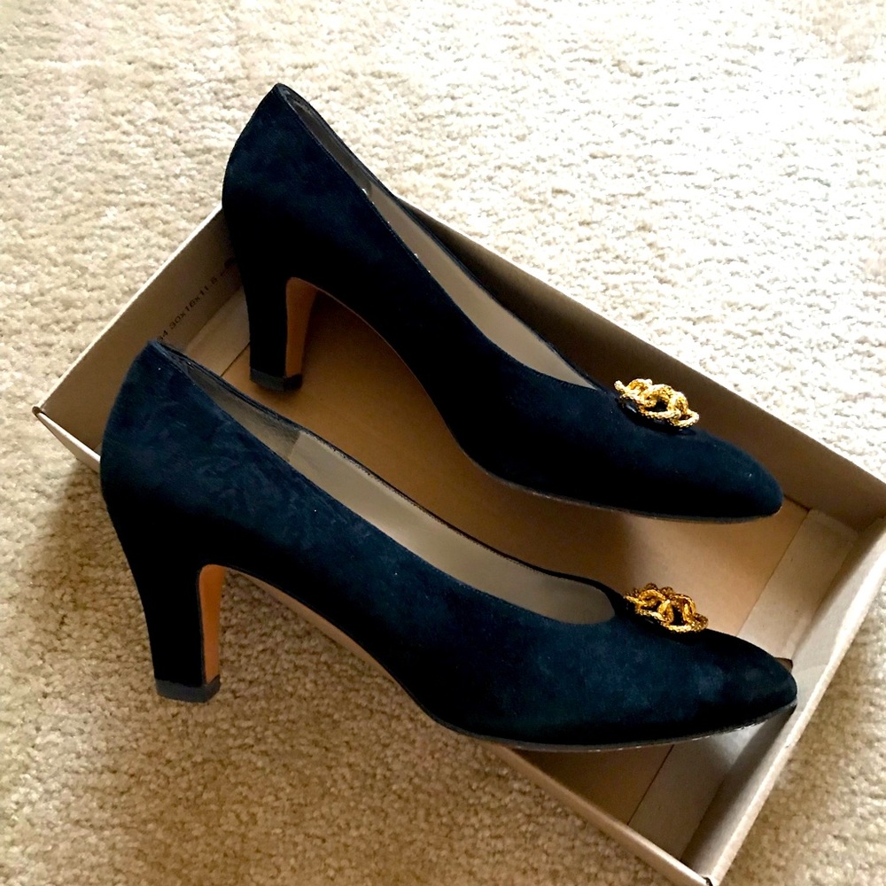 Ferragamo Suede Pumps